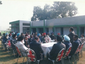 Farmers discussing their problems with experts at association’s Rakhra Campus.