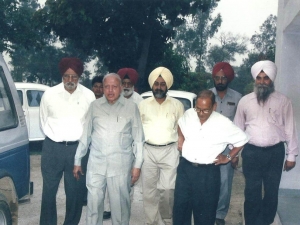 The world renowned scientist Dr. M S Swaminathan is being received by the secretary-General at the visit during campus and farm of the association